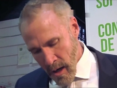 Gentleman's sex transaction at a convenience store