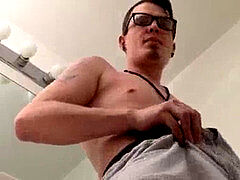 Straight hottie tugging and tugging his rock hard beef whistle