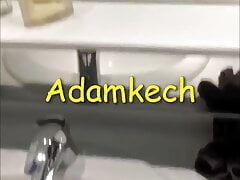 Moi nu dans la salle de bain - 3ryan f l7ammam