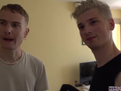 2 steamy young fit lads