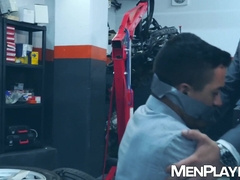 Hunk Ricky Blue caught scammer Jonathan Miranda and bangs him hard