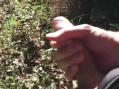 Outdoor Cumshot im Wald beim Mountain Biking