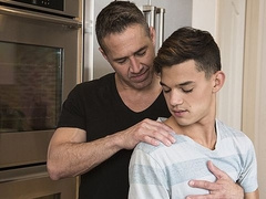 Massage and stepfamily sex with Xander Brave and Dean Phoenix