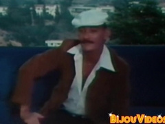 Submissive bottom sucks several dicks in hardcore group