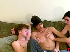 Threeway with youthfull boys looking for humid bareback sex and fun