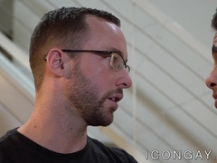 Muscular gays Alex Hawk and Lucas Leon passionately ass fuck