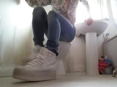 Twink Crossdresser in Tight Jeans