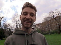 Non-professional hottie bouncing on that cock in POV