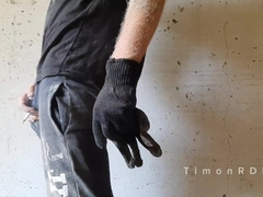 A builder determined to drain excess man gravy while smoking
