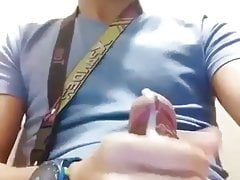 ASIAN FILIPINO COLLEGE STUDENT HANDJOB AT SCHOOL CR