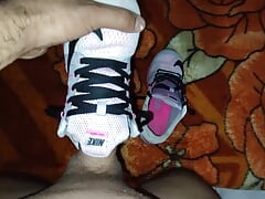 Cumming On Nike Air Max