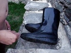 boot boy - cum on ladies rubber boots lick sperm