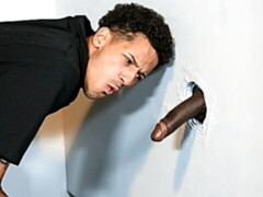 WC fuck video with Juan Carlos and Adonis Couverture