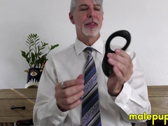 Richard Lennox shows how the diamo toy works and jerks hard on cam