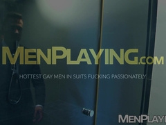 Hector de Silva and Logan Moore steam up and fuck each other in the shower