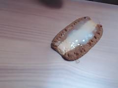 Cum on food - Crunchie biscuit