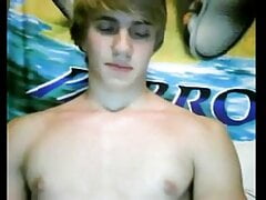 cute twink boy cums on cam