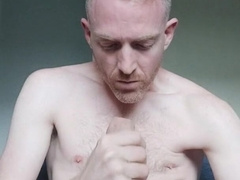 Deepthroating a jiggly explosion out