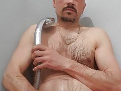 Branlette sous la douche