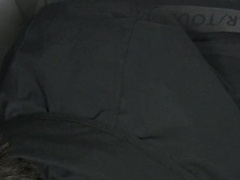 Экстрим в торговом центре , дал в рот своему парню в туалете