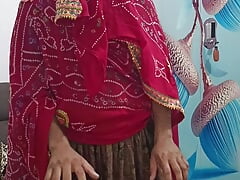 Bade dudh wali paros ki bhabhi ko chini mangane ke bahane chod deya video