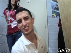 Watch these two straight boys getting each other's rocks off