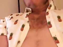 A nice gay cums on his face