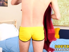 Guy lays down and has a nice relaxing wank all by himself