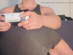 Lad entices hetero gamer dad