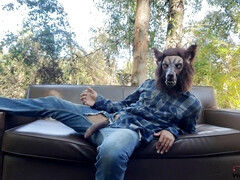 There's a werewolf on my couch (4K)