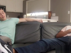 College gay blows his study mate