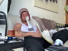 Solo cam session featuring a first-time hot wank with lots of mouth action