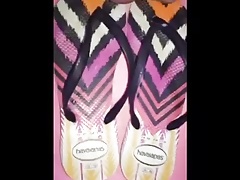 Havaianas ng isang chicks sa labas ng pinto!!!